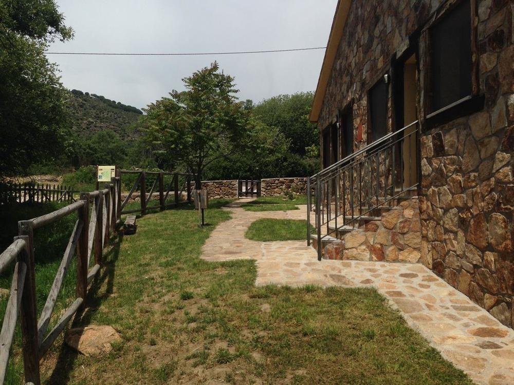 Penzion Las Casitas De La Poza Gargantilla del Lozoya Exteriér fotografie