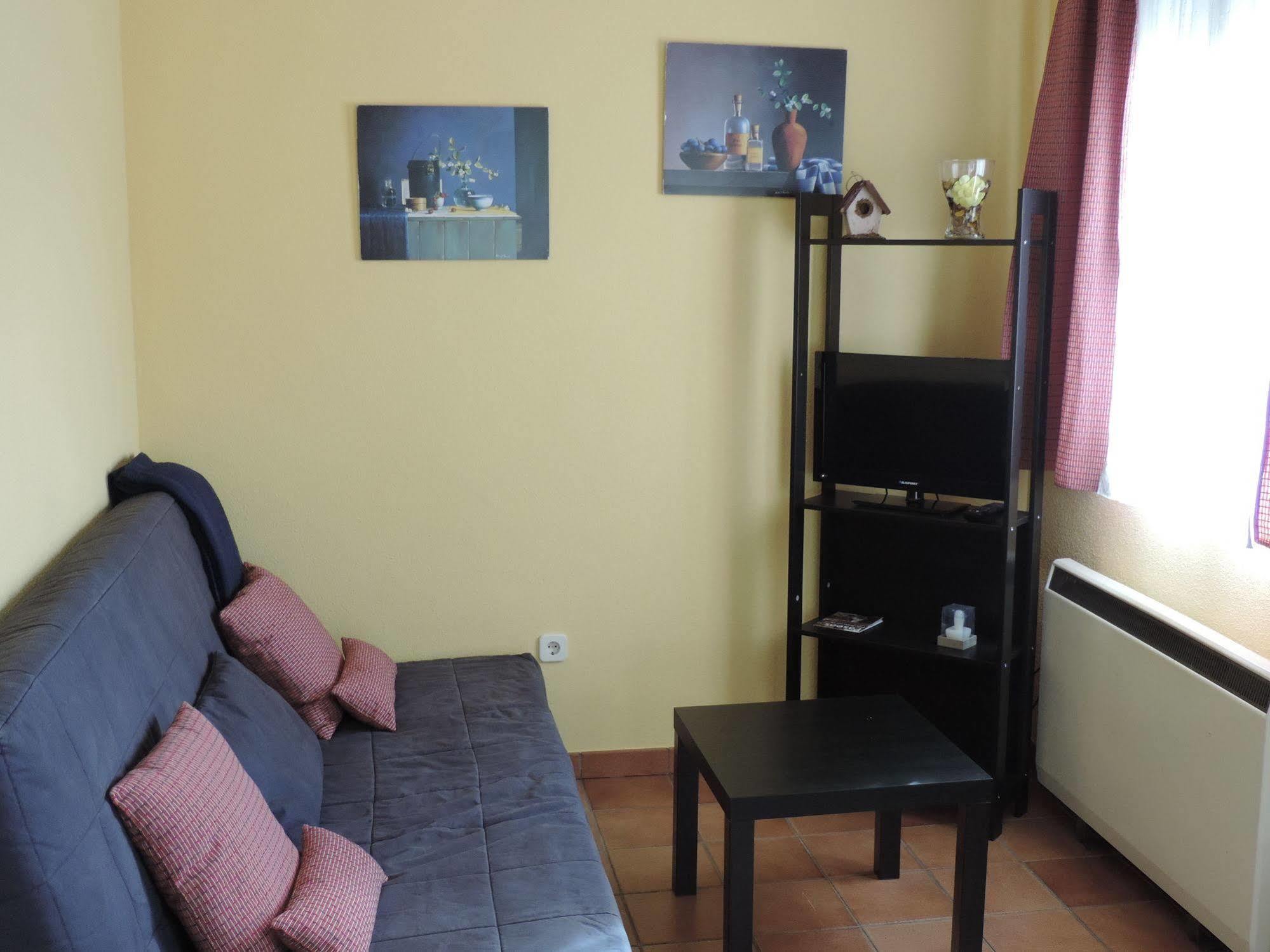 Penzion Las Casitas De La Poza Gargantilla del Lozoya Exteriér fotografie